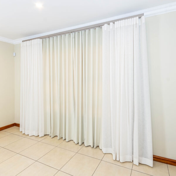 Double Wave Curtain - Cream